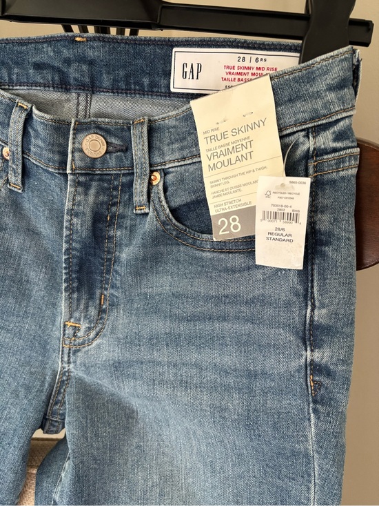 GAP Denim - GAP Women's Medium Blue Straight-Leg Jeans